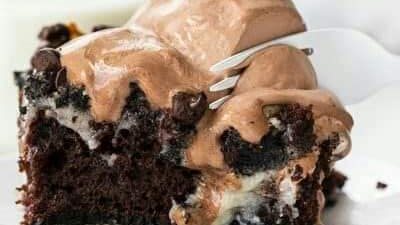 Oreo Earthquake Cake
