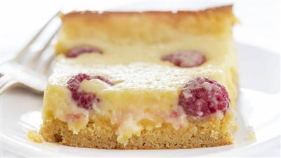 Lemon Raspberry Ooey Gooey Cake