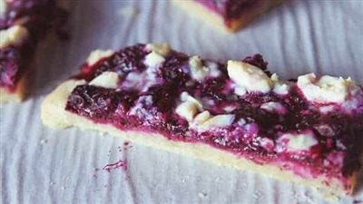rustic blueberry tart with white chocolate
