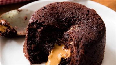 Peanut Butter Chocolate Lava Cakes
