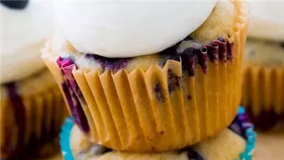 Blueberries ‘n Cream Cupcakes