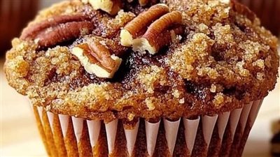 Cinnamon Pumpkin Muffins with Pecan Streusel🧁🍁 